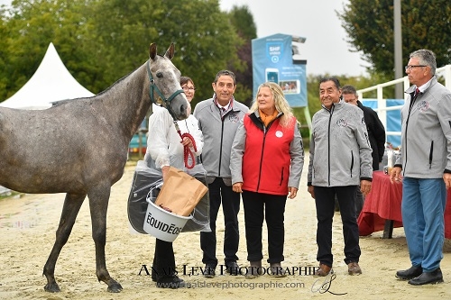 Victoria's Pride AA championne 2 ans race pure